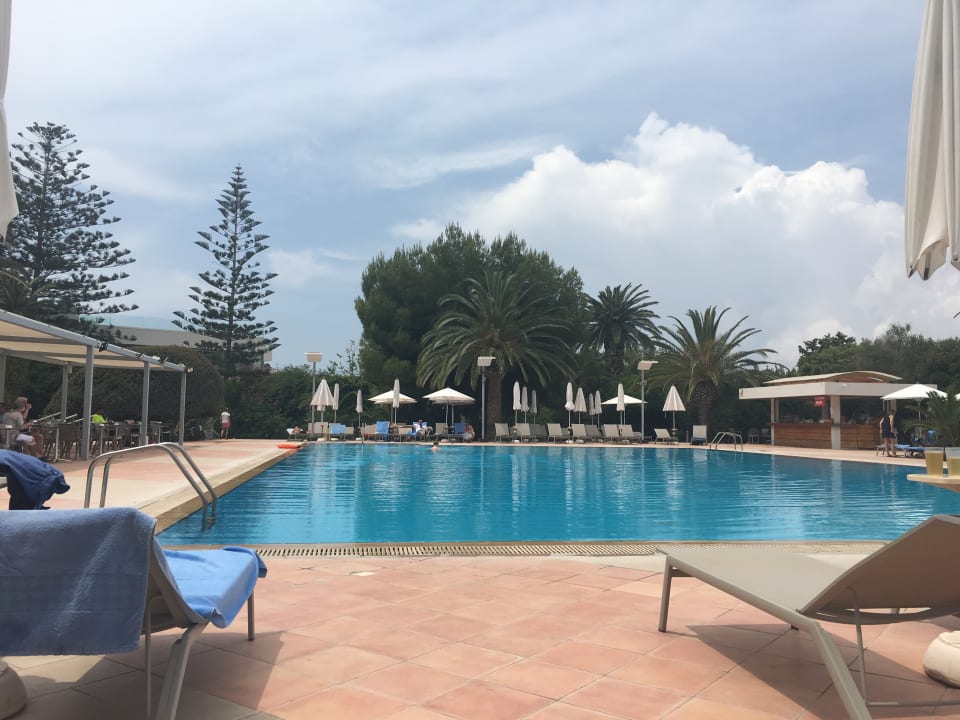 Pool Caravia Beach Hotel