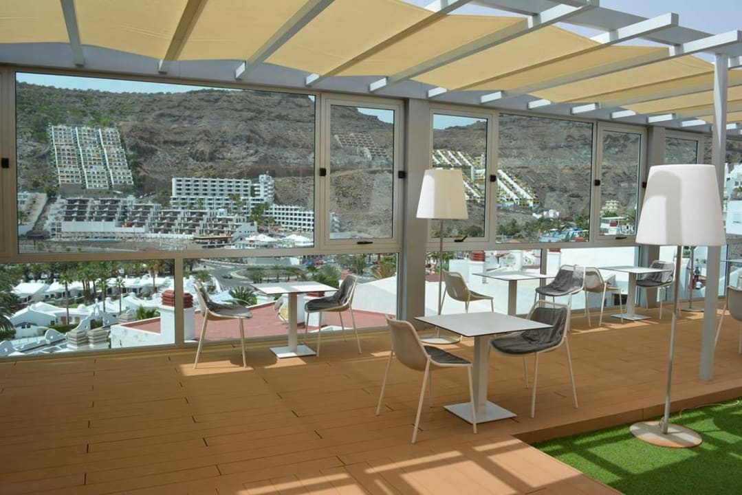 Restaurant draußen Hotel Riviera Vista