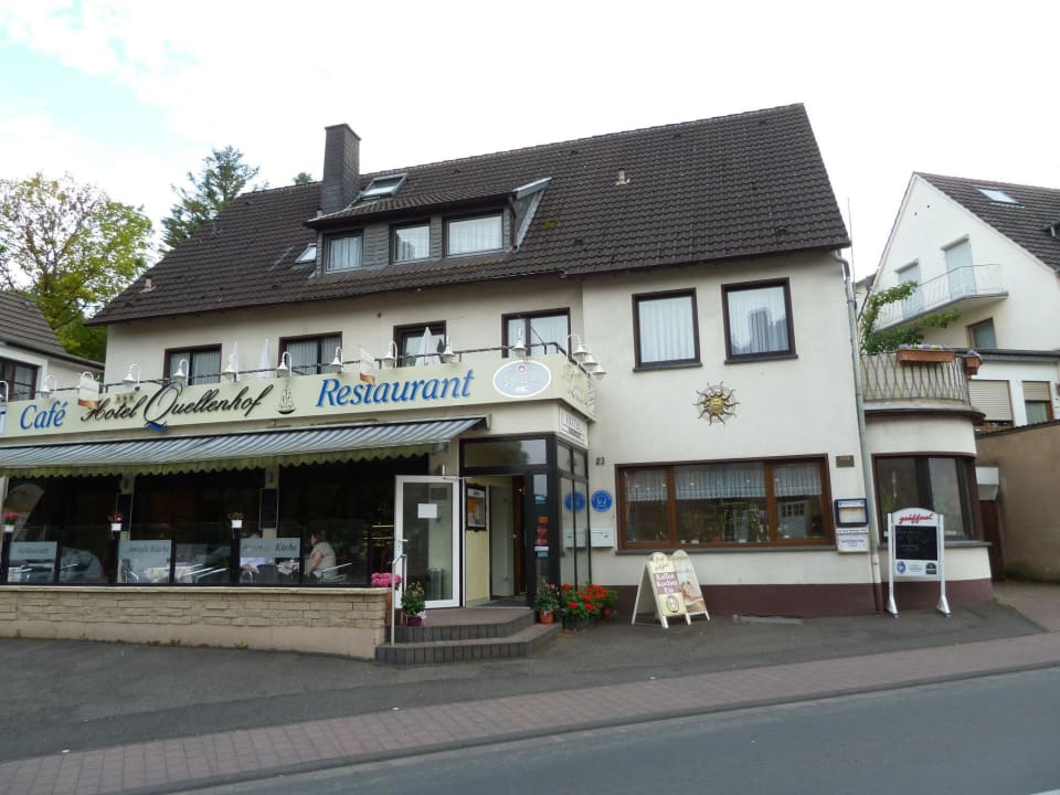 Quellenhof mit Terrasse Hotel Quellenhof