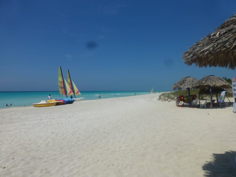  weiß, flachabfallend, gut gereinigt Sol Hicacos Varadero