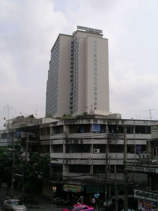 Blick Von Der Straße Auf Hotel Century Park Bangkok