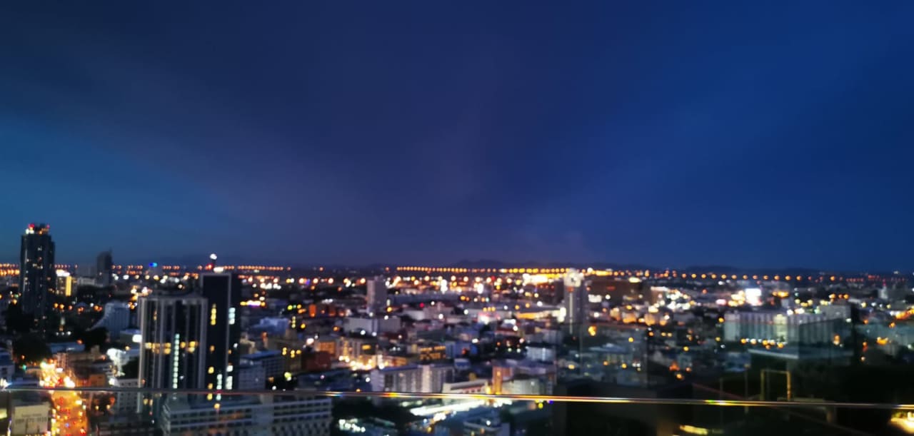 Ausblick EDGE Sea View Holiday inn Pattaya Central