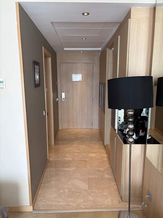 Zimmer Royal Tulip City Center