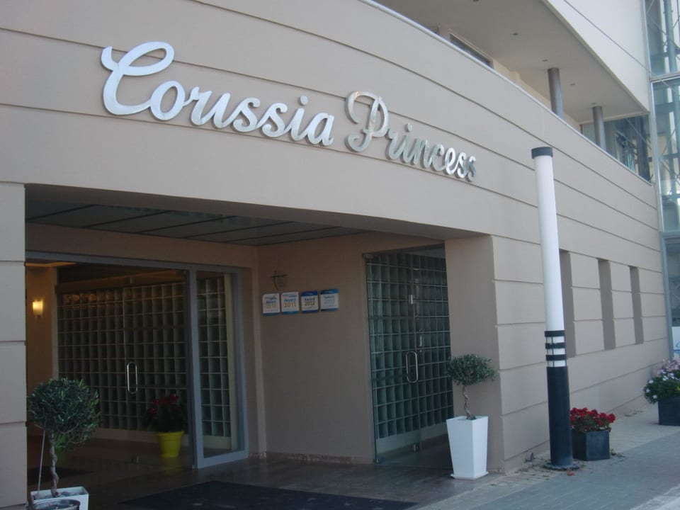 Eingang vom Strand aus Hotel Corissia Princess