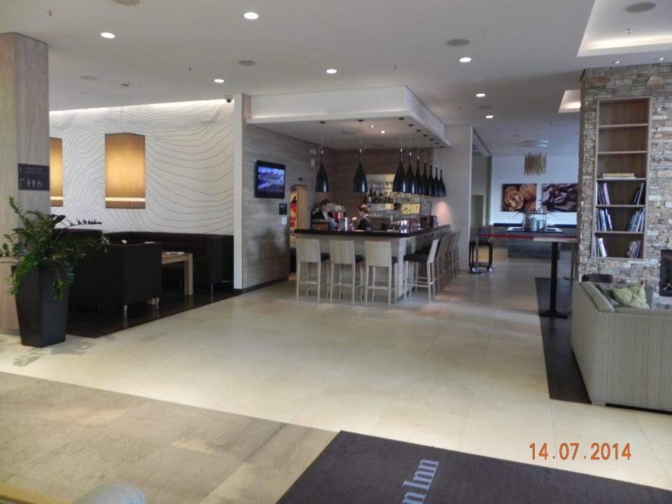 Rezeption u.Bar Hilton Garden Inn Davos