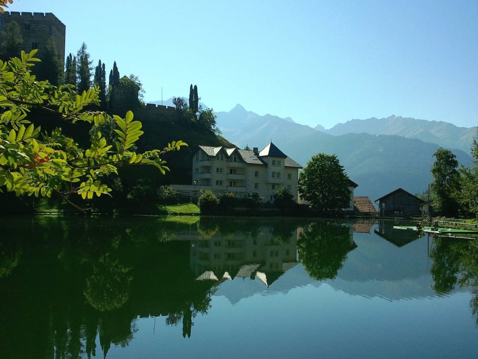 Garten und See zum Hotel Seeapart Pöder