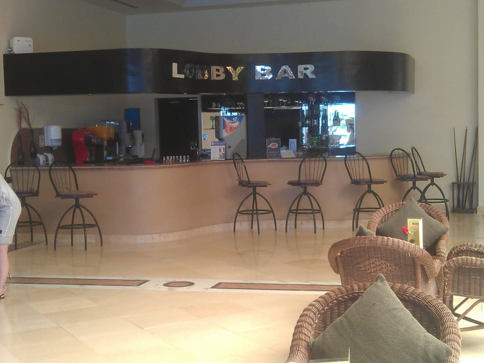 An der Bar Three Corners Sea Beach Resort