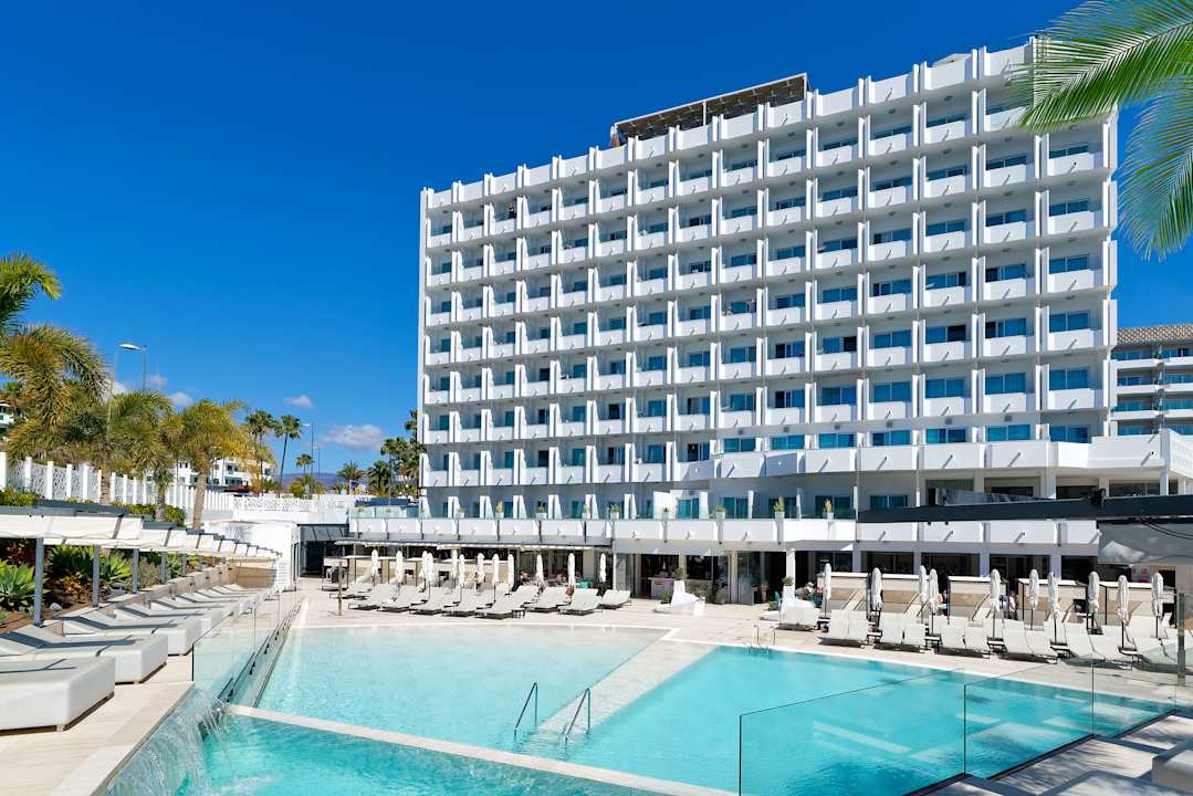 Außenansicht Hotel Caserio