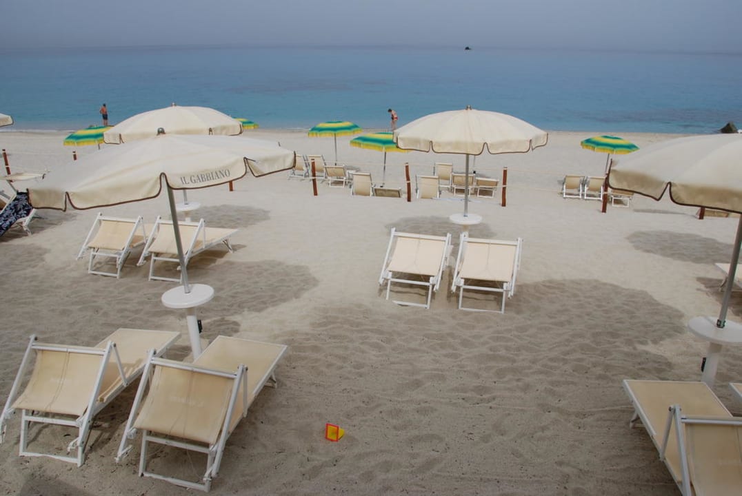 Hoteleigener Strand Hotel Villaggio Il Gabbiano
