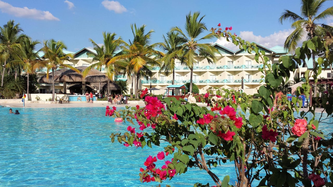 Hauptpool Dreams La Romana Resort & Spa
