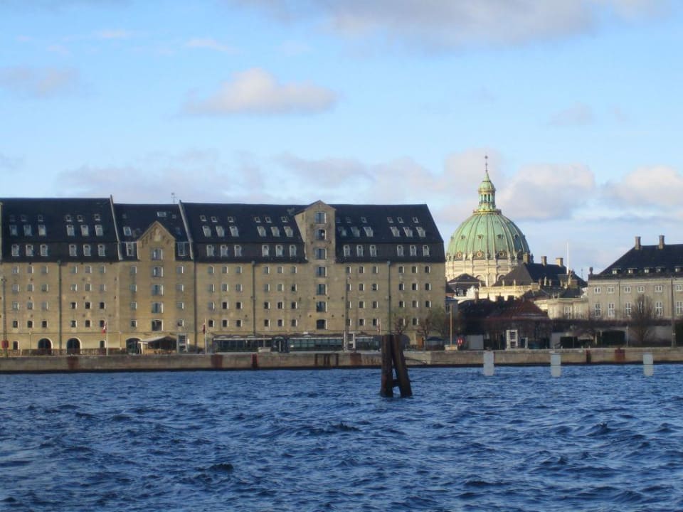 Bootsfahrt mit Blick auf Admiral Hotel Copenhagen Admiral Hotel