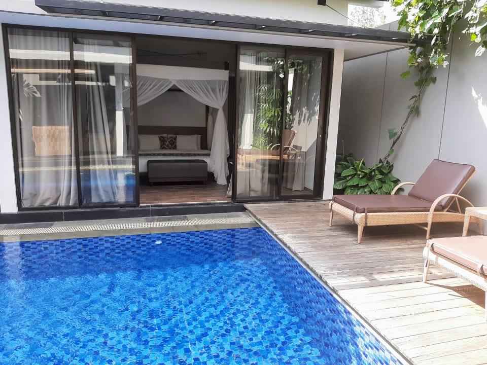 Außenansicht Lagoi Bay Villas