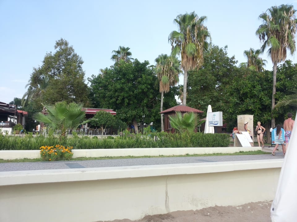 Hotel vom Strand aus Hotel Sirma