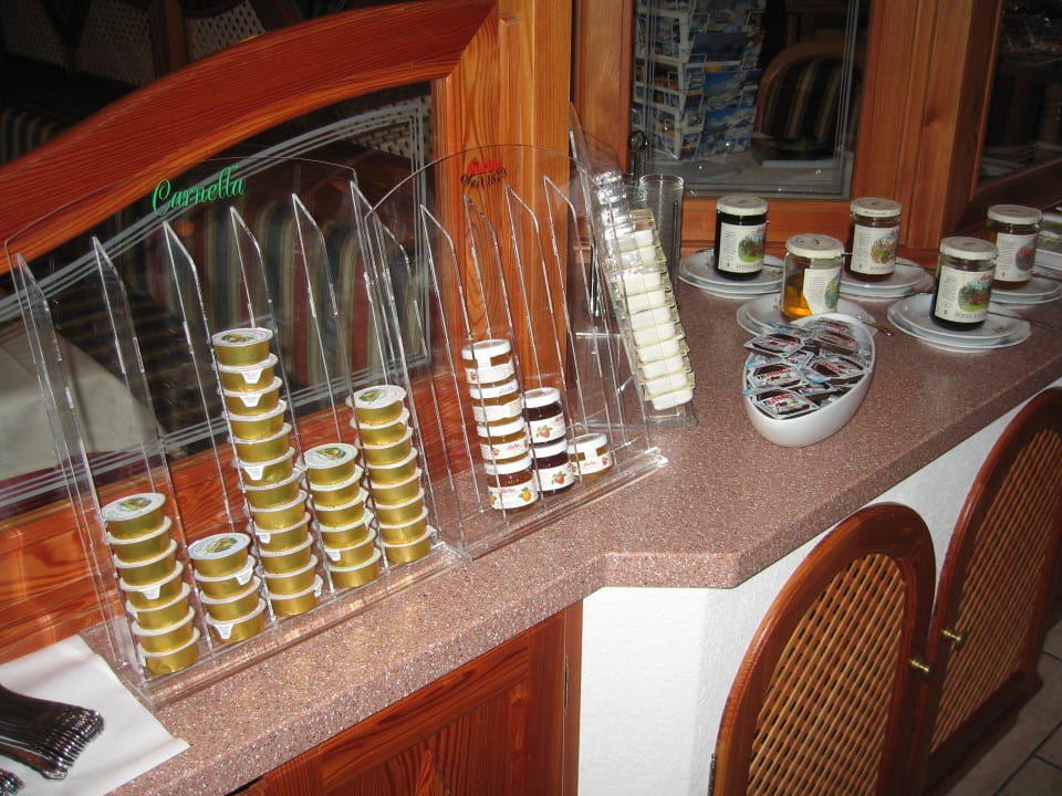 Versch.Honig- u. Marmeladensorten Hotel Neuwirt