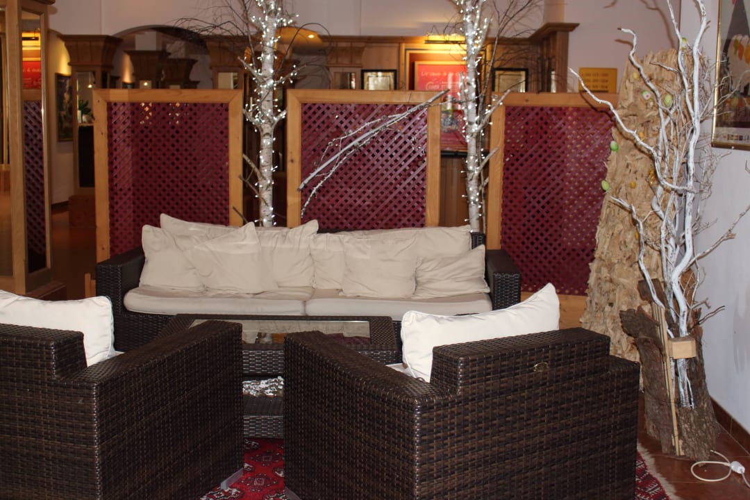 Gemütlich vor der Bar Lisi Family Hotel Reith bei Kitzbühel