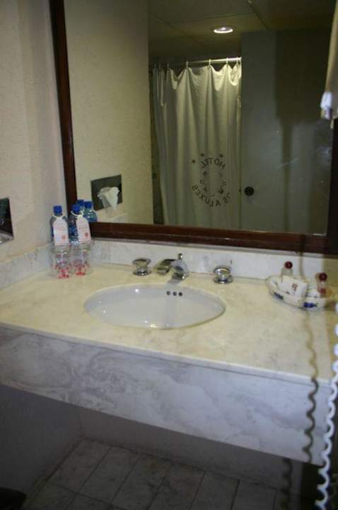 Bad Hotel Los Aluxes