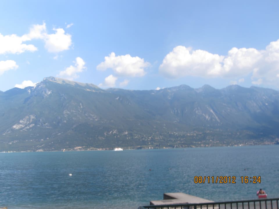 Blick auf die Berge Hotel Du Lac