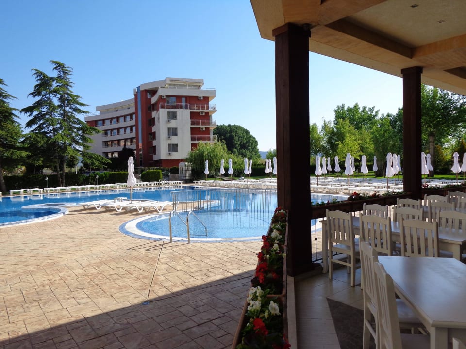 Pool mit Außenterasse HI Hotels Imperial Resort