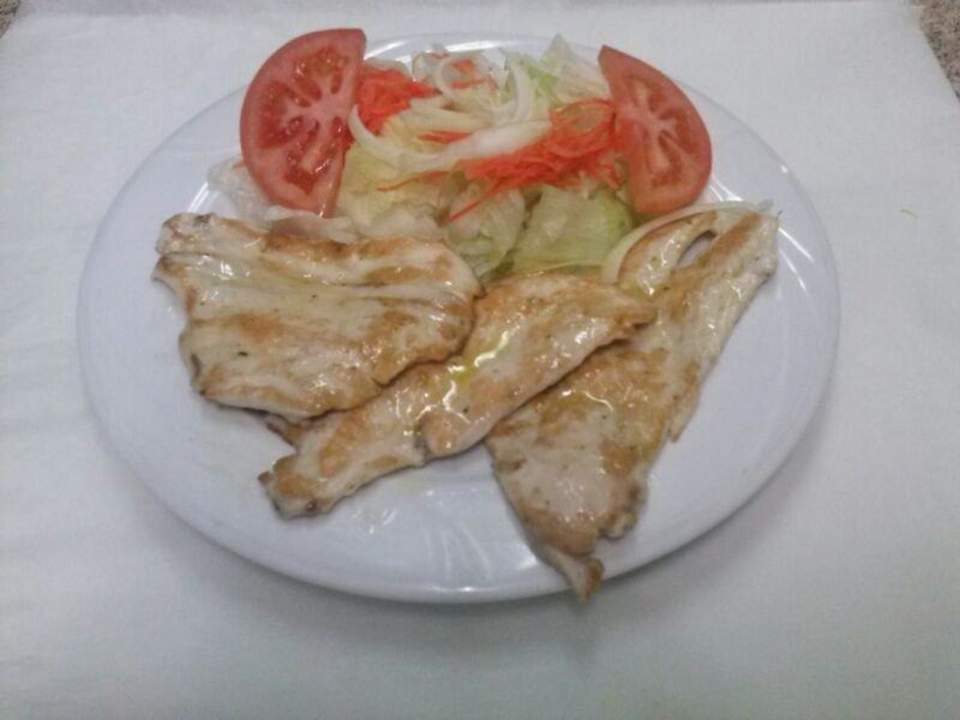 Pechuga de pollo a la plancha Hostel Hnos Zamora