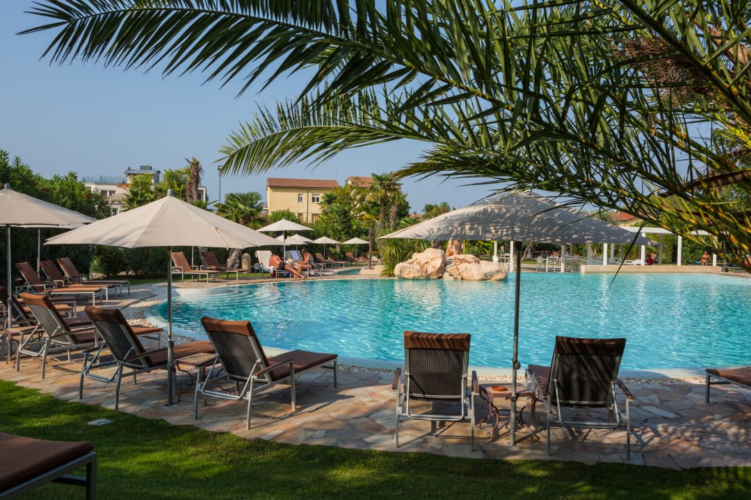 Pool Color Hotel