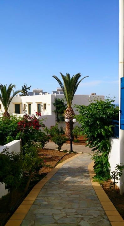 Weg durch die Anlage TUI SUNEO Chrissi Amoudia