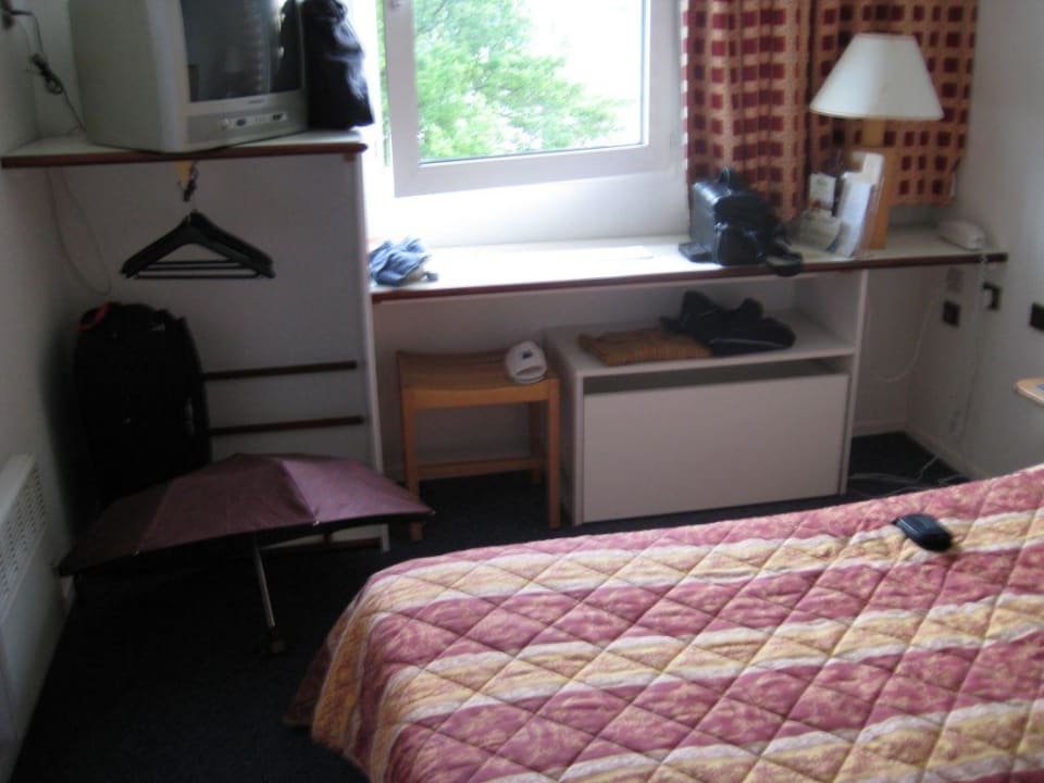 Keine Schränke Brit Hotel Rennes Le Castel