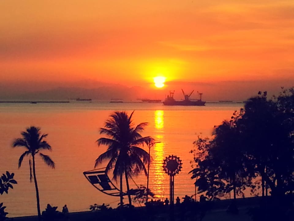Na ??? Hmaaer? YEP ISSES G Hotel Manila by Waterfront