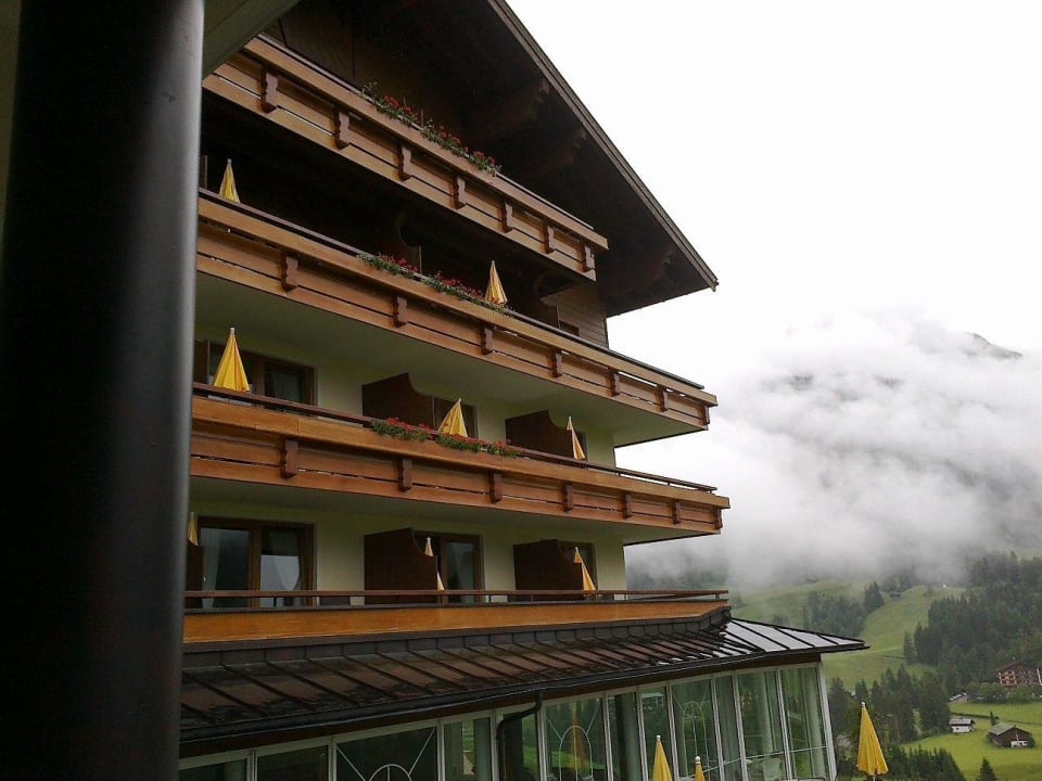 Südseite, 3.Etage rechts außen unser Balkon Hotel Leitner
