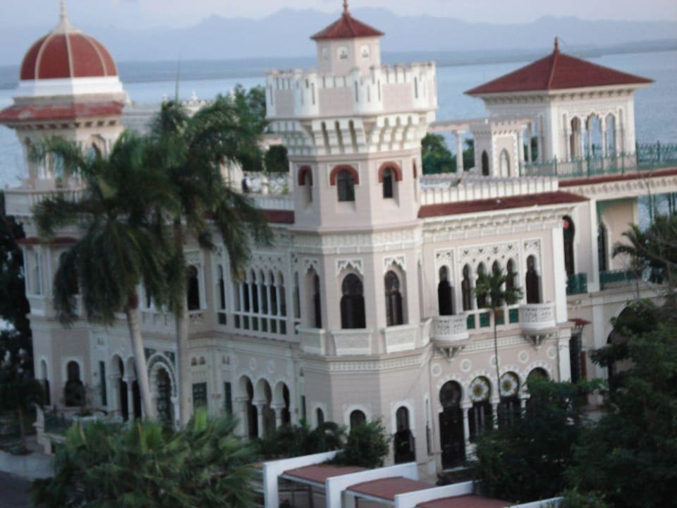 Palast gegenüber Jagua Hotel Jagua Affiliated by Meliá