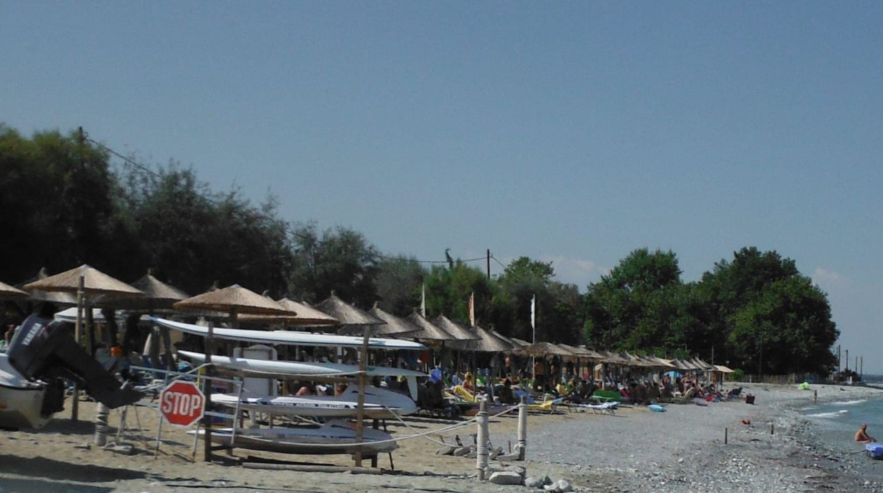 Der steinige Strand alltoura Club Hotel Poseidon Palace