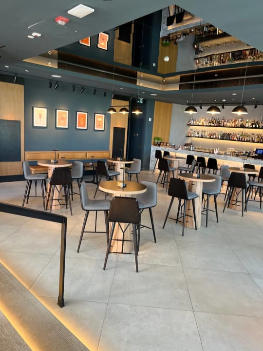 Gastro The WB Abu Dhabi, Curio Collection By Hilton