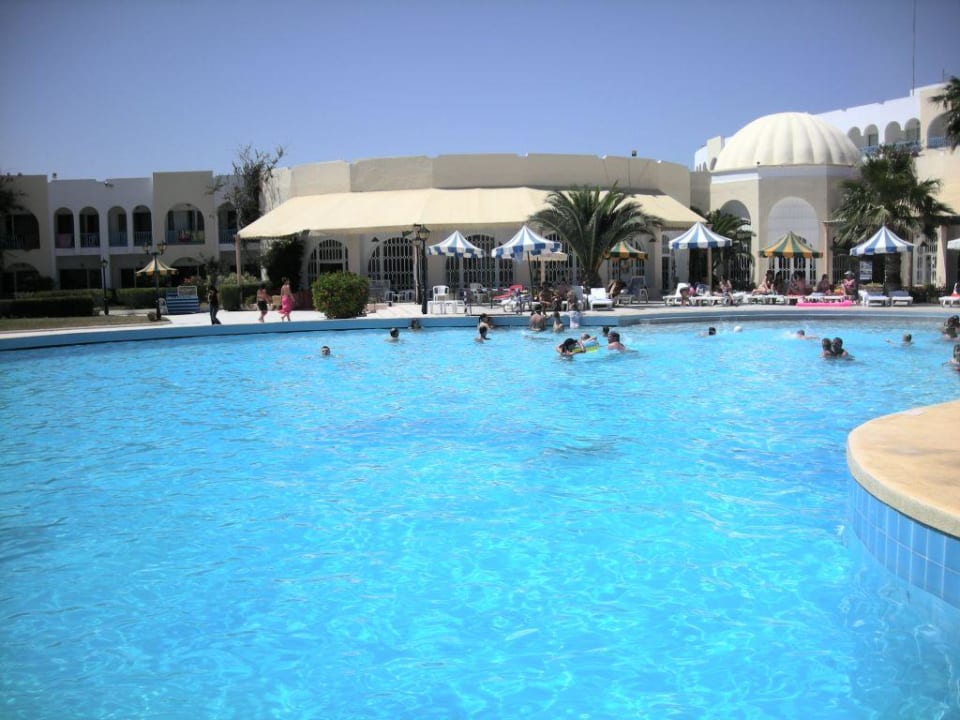 Basen Khayam Garden Beach & Spa