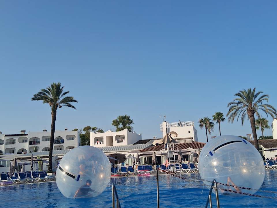 Pool Globales Bouganvilla