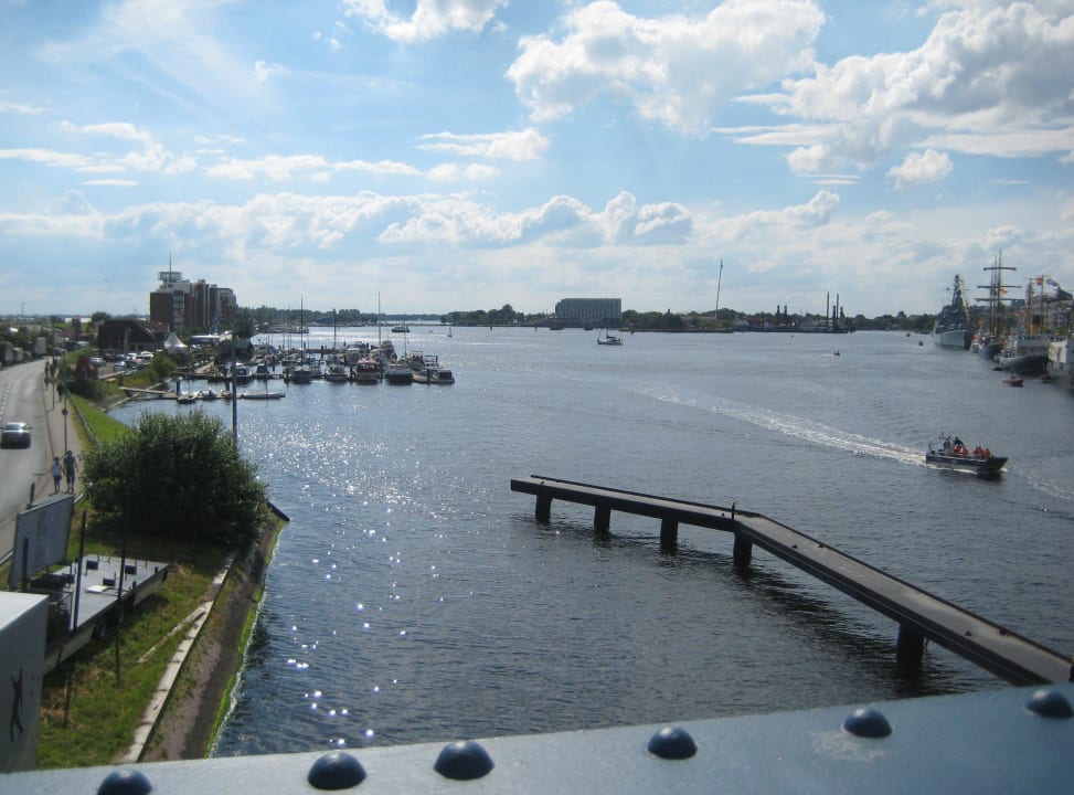 Blick auf das Hotel von der Kaiser-Wilhelm-Brücke ATLANTIC Hotel Wilhelmshaven