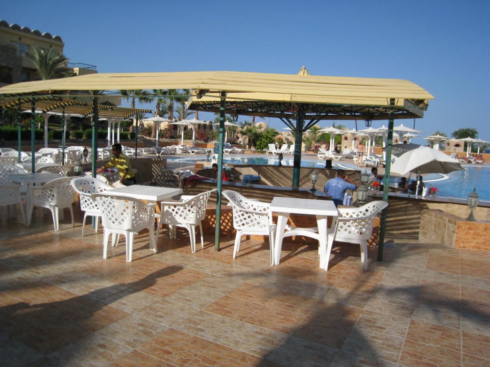 An der Poolbar Utopia Beach Club