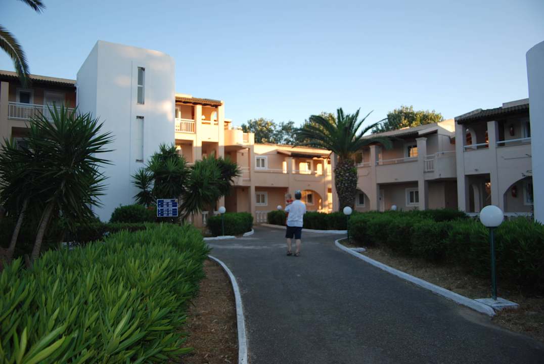 Teren hotelu Sandy Beach Resort