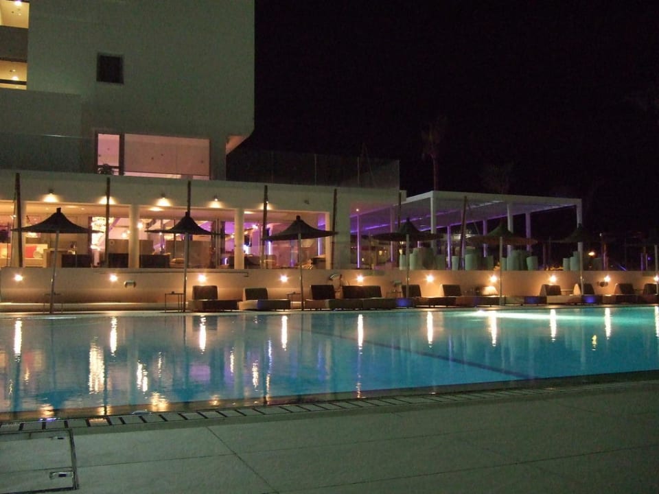 Blick auf die Bar Napa Mermaid Hotel & Suites