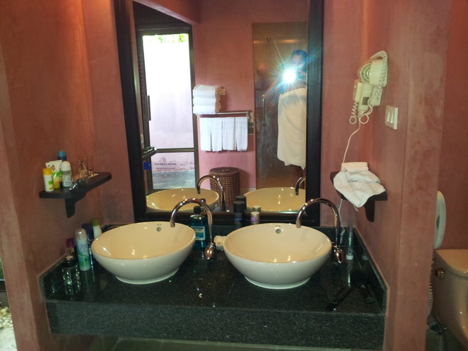 Bad mit Waschbecken Seaview Khao Lak Resort