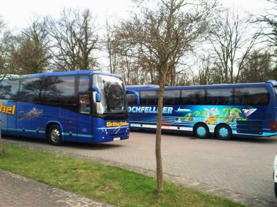 Großer Parkplatz direkt am Haus Hotel Oste
