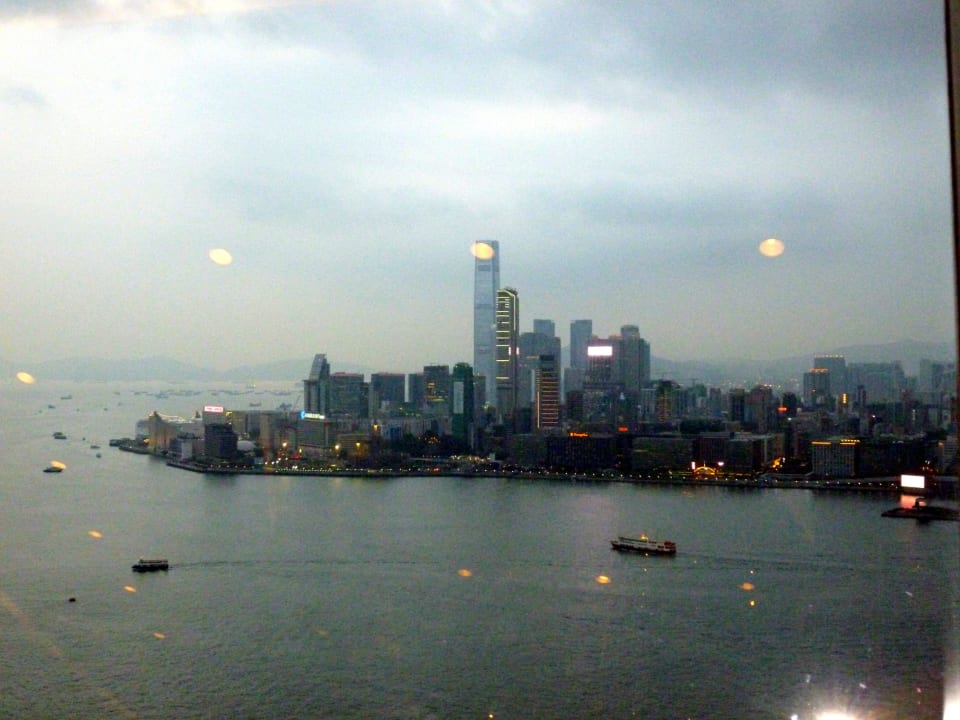 Blick vom Restaurant in der 41. Etage Hotel Harbour Grand Hong Kong