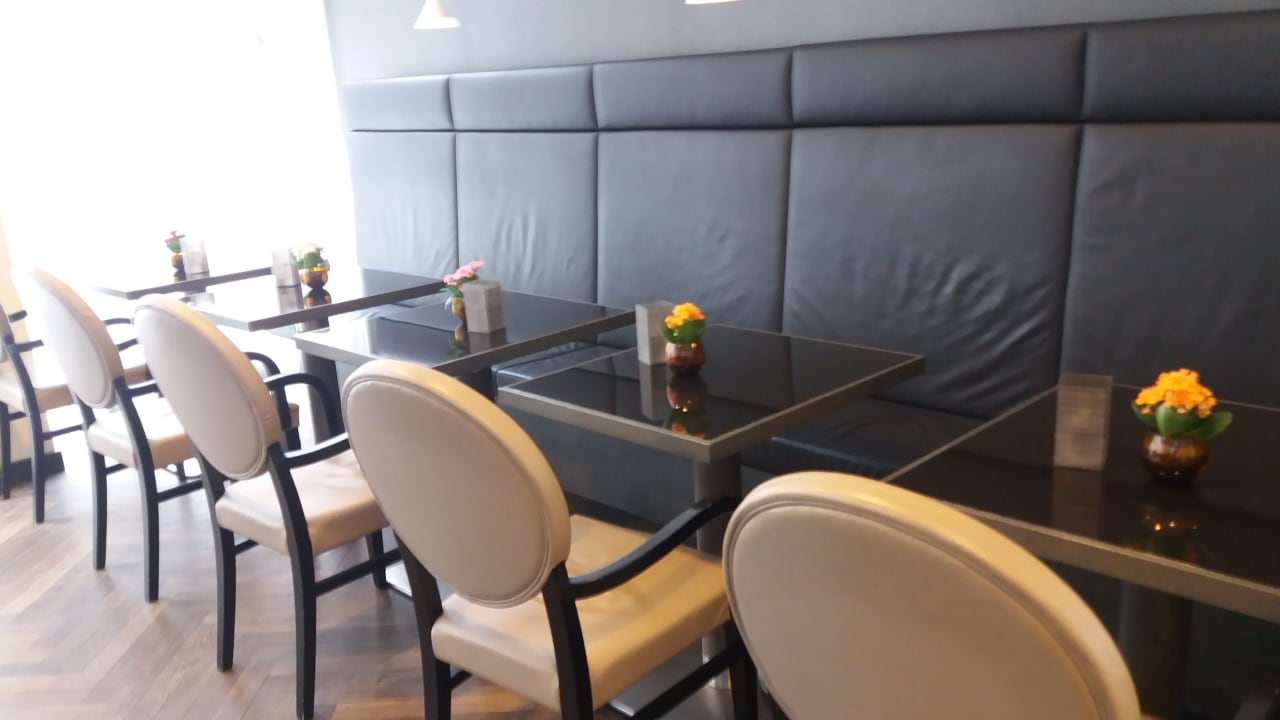 Schöne Lobby mit Sitzgelegenheiten ARCOTEL Onyx Hamburg
