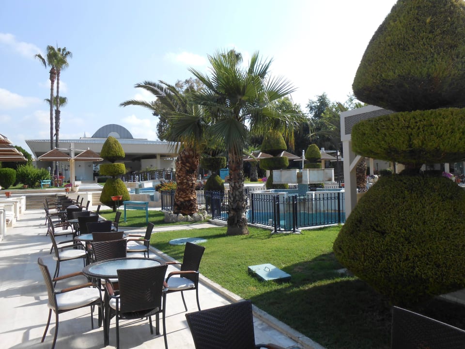 Sitzbereich im Shopping Center Kamelya Aishen Club