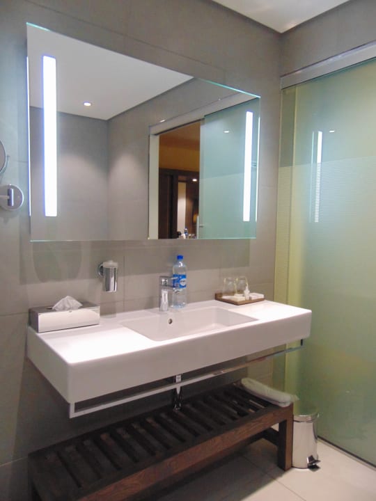 Zimmer Legend Hotel Lagos Airport, Curio Collection By Hilton