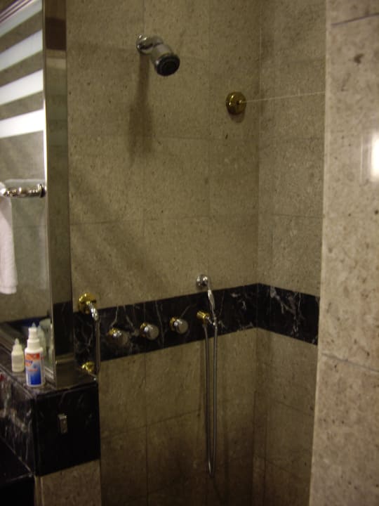 Extra Dusche The Empire Hotel & Country Club