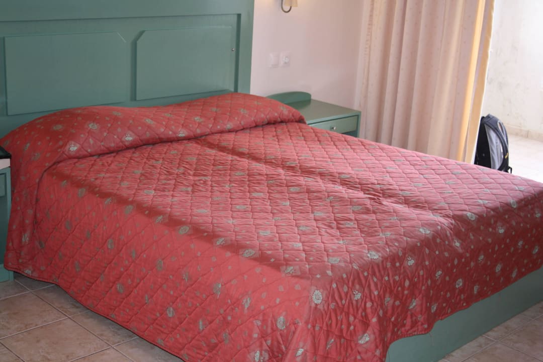 Bett Grand Hotel Holiday Resort