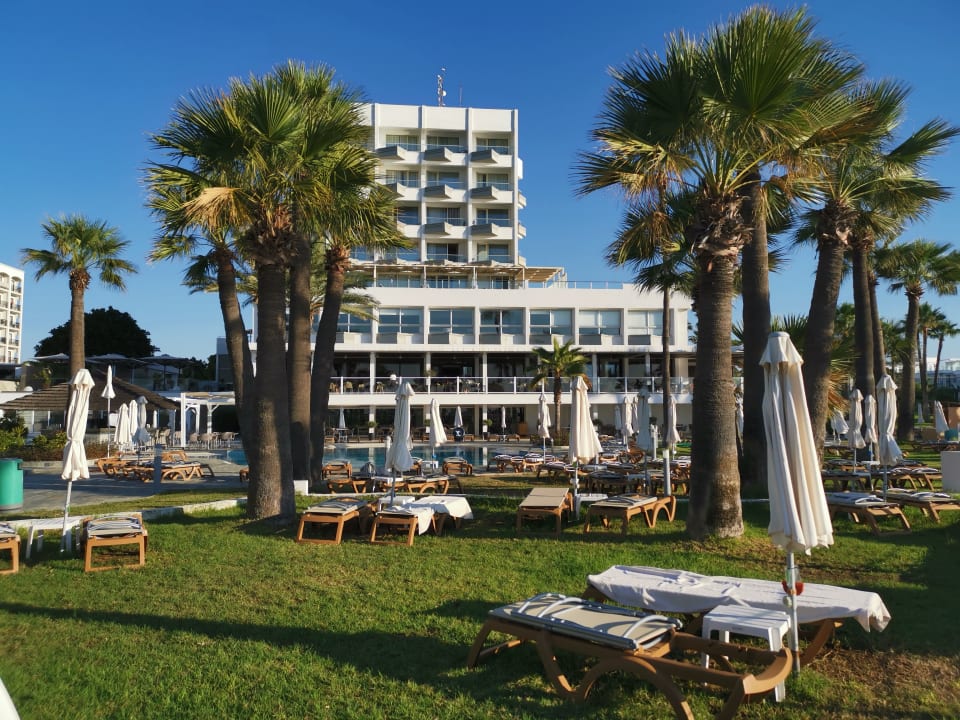 Außenansicht The Golden Bay Beach Hotel