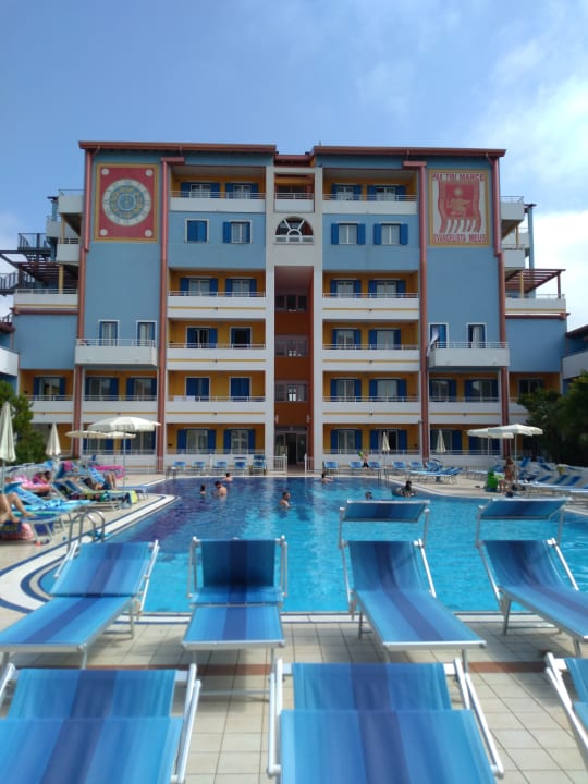 Pool Villaggio Hemingway