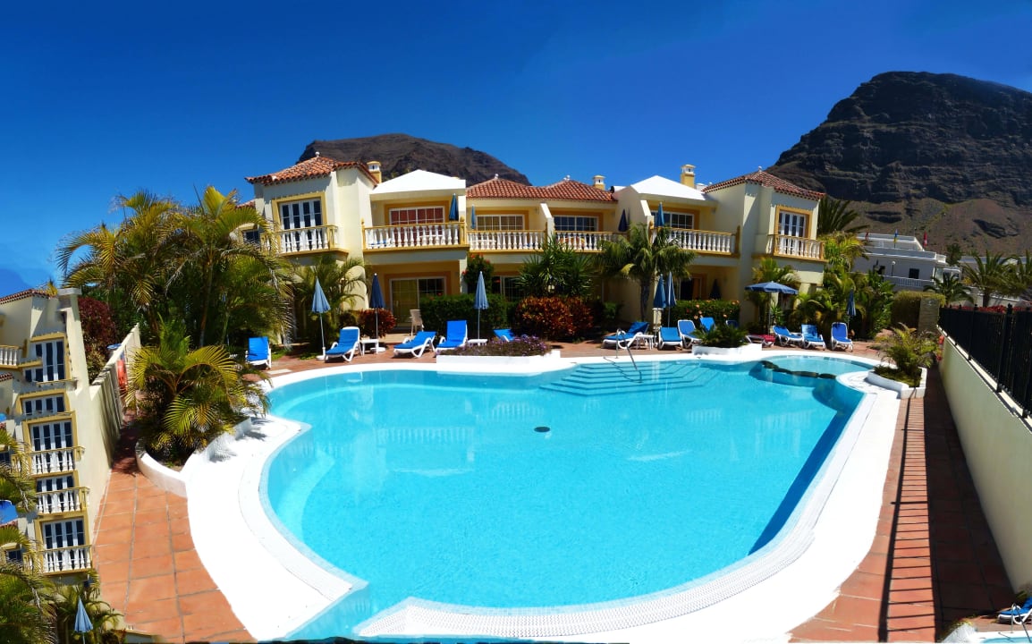 Blick vom Meer auf die Anlage Hotel Paraiso del Conde