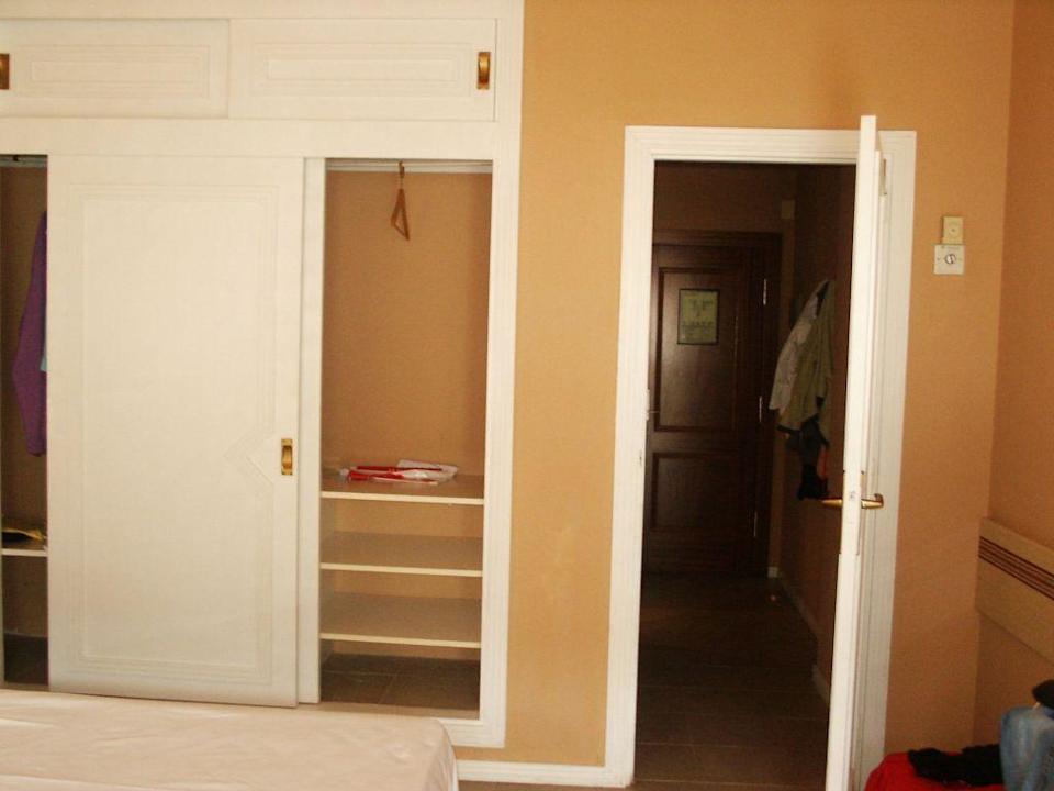Gräumiger Schrank Melia La Palma Hotel