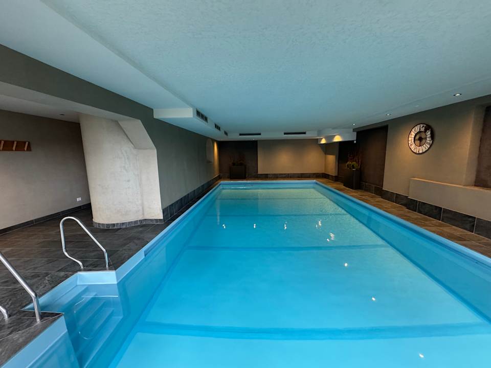 Pool Hotel Ambet